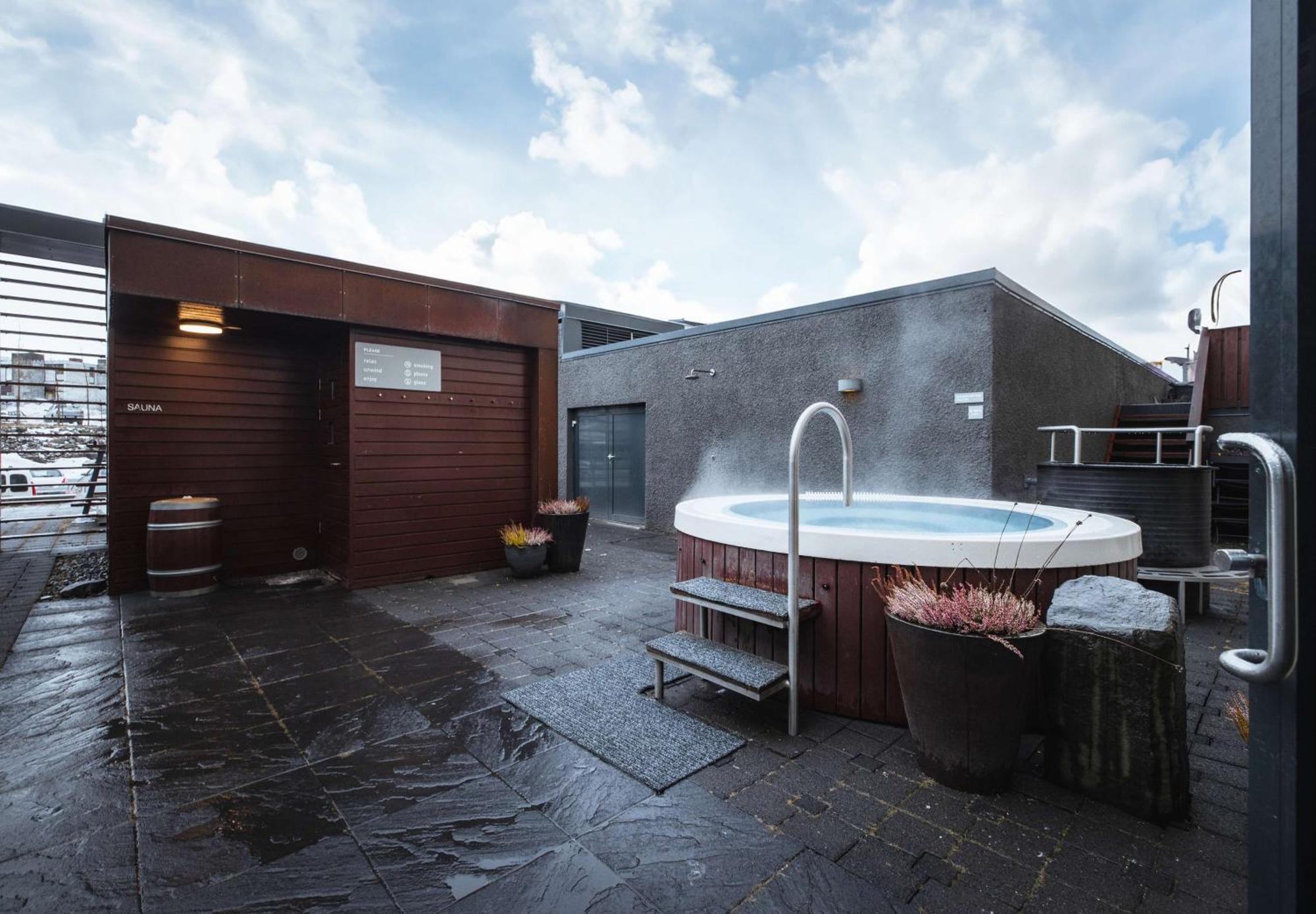 Hilton Reykjavik Nordica Hotel Bagian luar foto